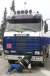 413282