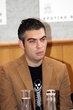ΣΥΝΕΝΤΕΥΞΗ ΤΥΠΟΥ ΓΙΑ ΤΗ ΘΕΑΤΡΙΚΗ ΠΑΡΑΣΤΑΣΗ "ΕΦΤΑ ΛΟΓΙΚΕΣ ΑΠΑΝΤΗΣΕΙΣ". ΛΕΩΝΙΔΑΣ ΠΡΟΥΣΑΛΙΔΗΣ - ΣΥΓΓΡΑΦΕΑΣ