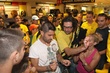 ΑΓΚΑΝΘΟ ARIS MEGASTORE ΑΥΤΟΓΡΑΦΑ ΣΕ ΦΙΛΑΘΛΟΥΣ